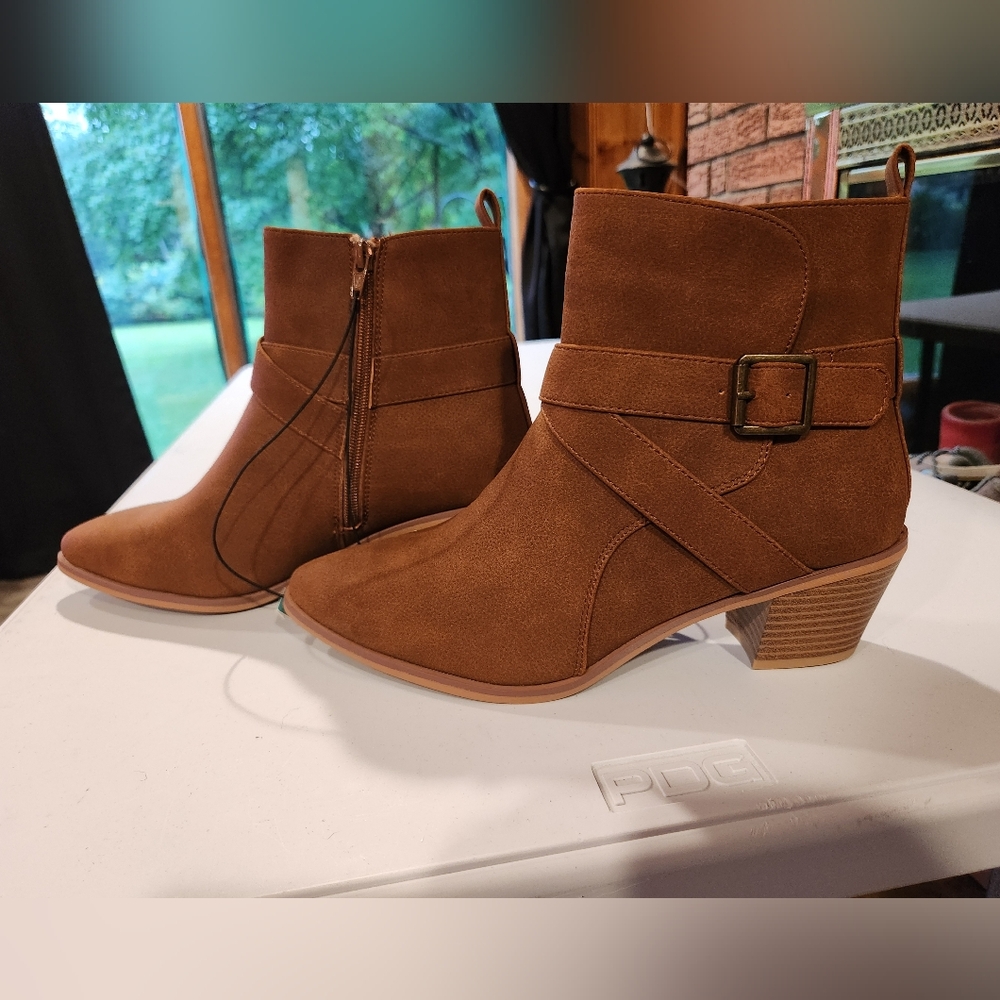 New Maurices Brown Ankle Boots